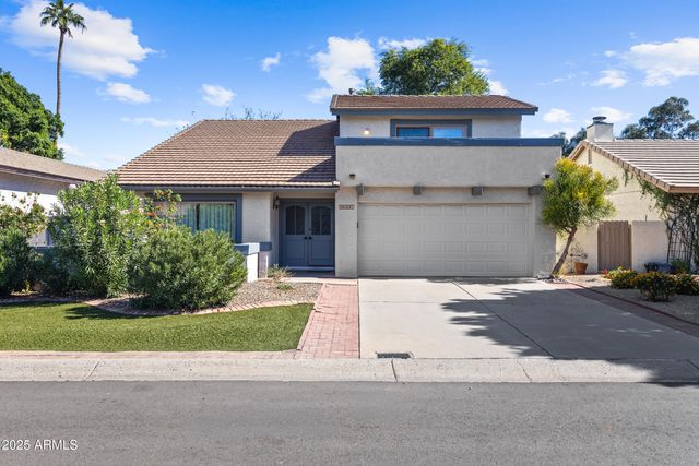 5627 S CROWS NEST Road, Tempe, AZ 85283