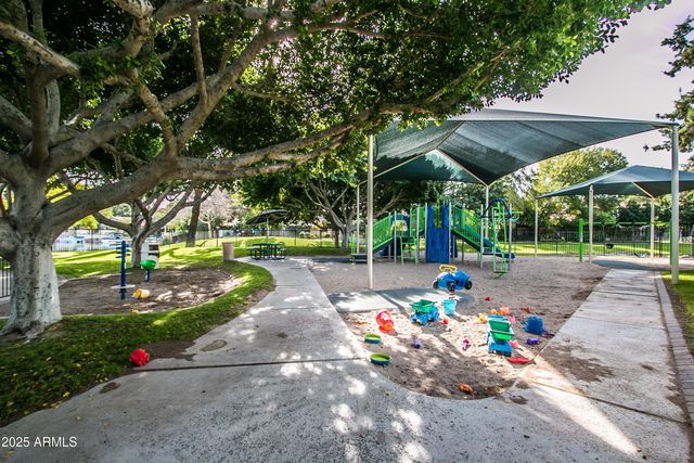 5627 S CROWS NEST Road, Tempe, AZ 85283