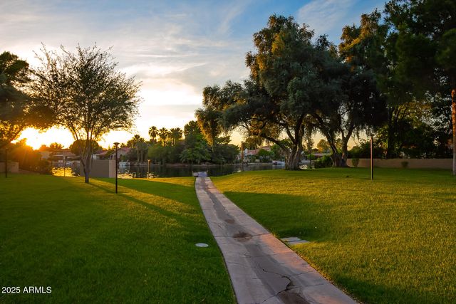 5627 S CROWS NEST Road, Tempe, AZ 85283