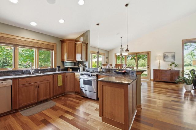 37015 Lower Lake ROAD, Oconomowoc, WI 53066
