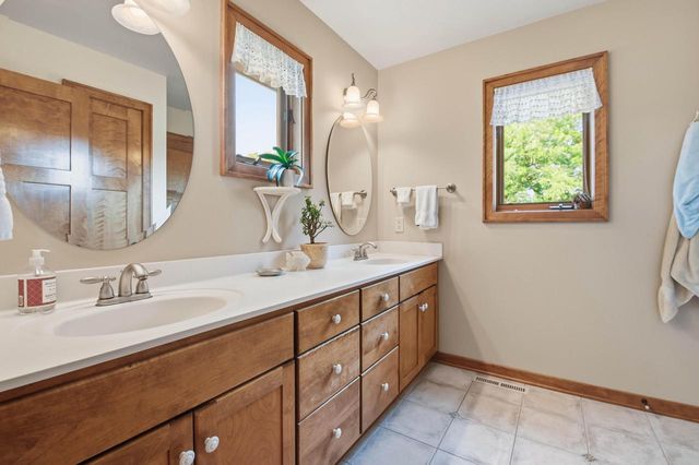37015 Lower Lake ROAD, Oconomowoc, WI 53066