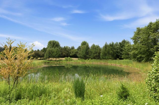 37015 Lower Lake ROAD, Oconomowoc, WI 53066