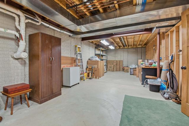 37015 Lower Lake ROAD, Oconomowoc, WI 53066