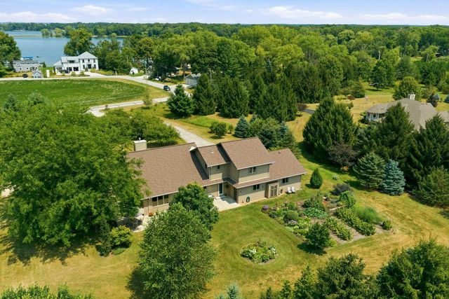 37015 Lower Lake ROAD, Oconomowoc, WI 53066
