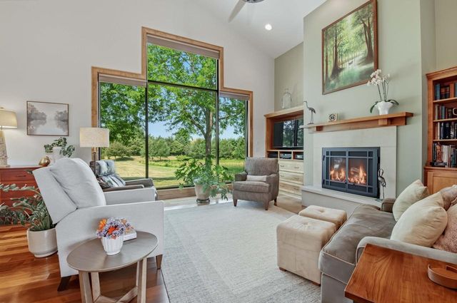 37015 Lower Lake ROAD, Oconomowoc, WI 53066