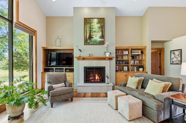 37015 Lower Lake ROAD, Oconomowoc, WI 53066