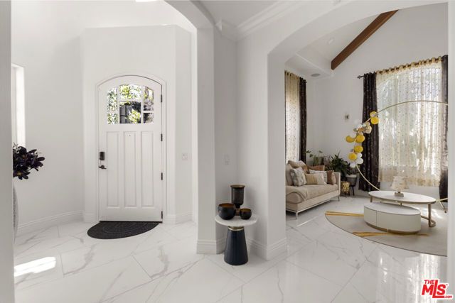 21615 Medina Estates Drive, Woodland Hills (los Angeles), CA 91364