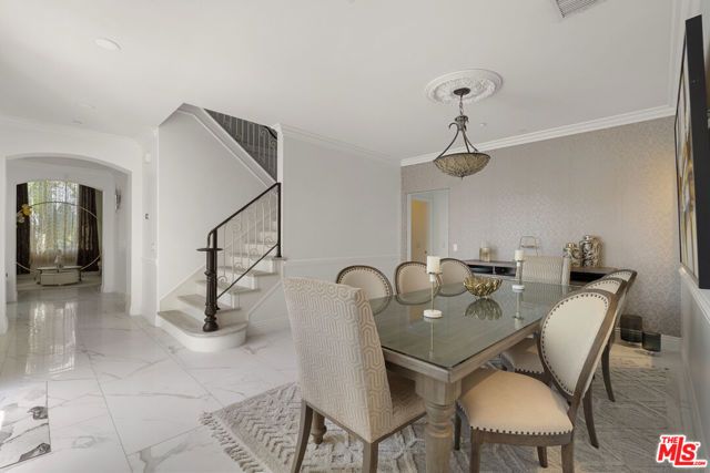 21615 Medina Estates Drive, Woodland Hills (los Angeles), CA 91364