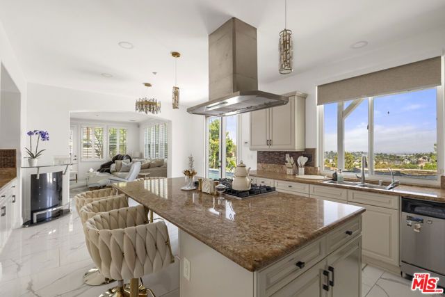 21615 Medina Estates Drive, Woodland Hills (los Angeles), CA 91364