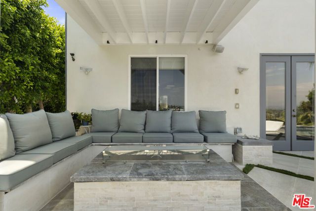 21615 Medina Estates Drive, Woodland Hills (los Angeles), CA 91364