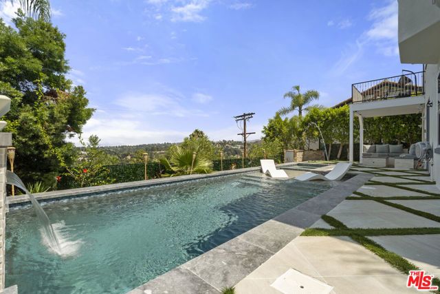 21615 Medina Estates Drive, Woodland Hills (los Angeles), CA 91364