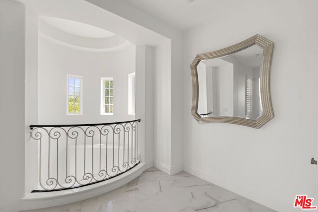 21615 Medina Estates Drive, Woodland Hills (los Angeles), CA 91364