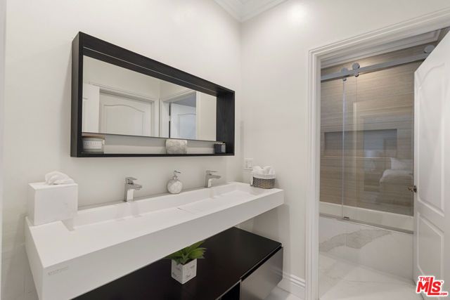 21615 Medina Estates Drive, Woodland Hills (los Angeles), CA 91364