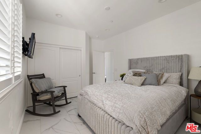 21615 Medina Estates Drive, Woodland Hills (los Angeles), CA 91364