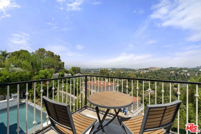 21615 Medina Estates Drive, Woodland Hills (los Angeles), CA 91364