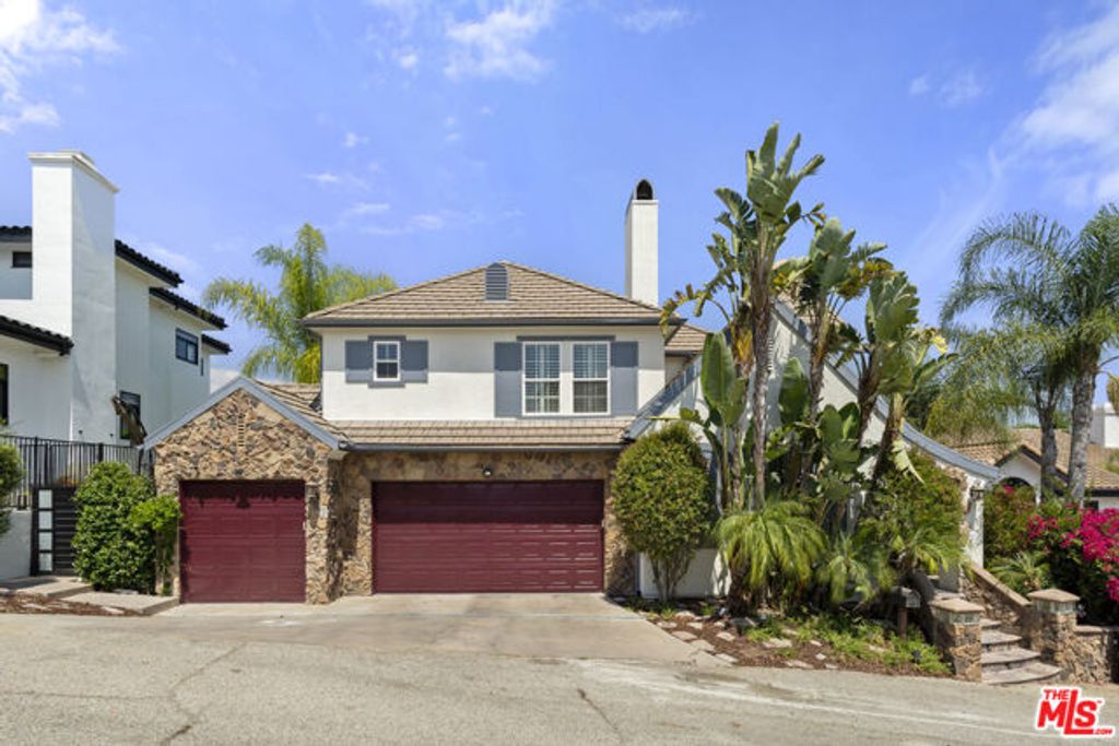 21615 Medina Estates Drive, Woodland Hills (los Angeles), CA 91364