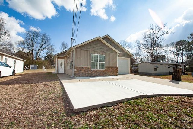 511 Circle Drive, Calhoun, GA 30701