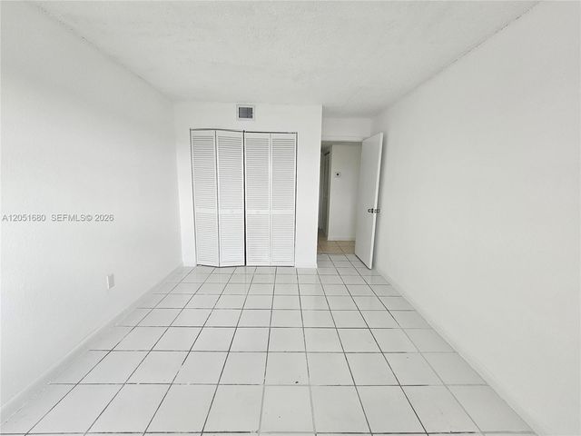 3610 NW 21st St 206, Lauderdale Lakes, FL 33311