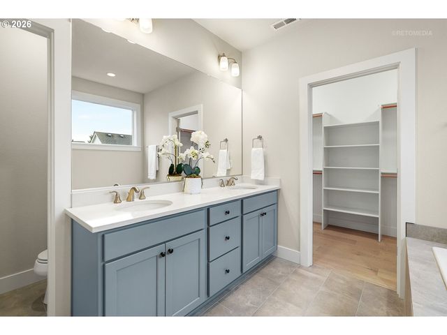 11678 Nw KEARNEY St, Portland, OR 97229