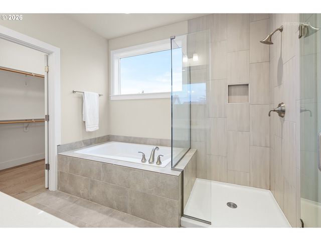11678 Nw KEARNEY St, Portland, OR 97229