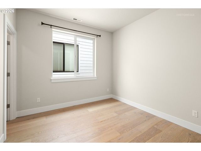11678 Nw KEARNEY St, Portland, OR 97229