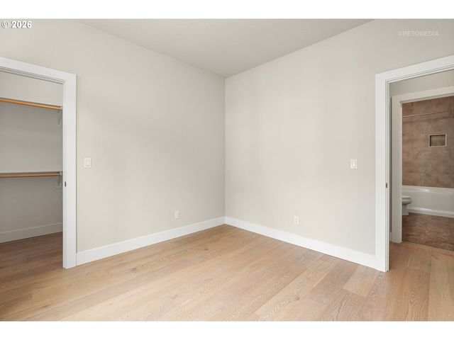 11678 Nw KEARNEY St, Portland, OR 97229