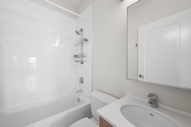 999 Hancock St 502, Quincy, MA 02169