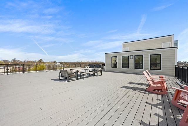 999 Hancock St 502, Quincy, MA 02169