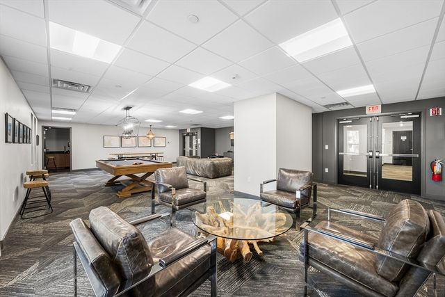 999 Hancock St 502, Quincy, MA 02169