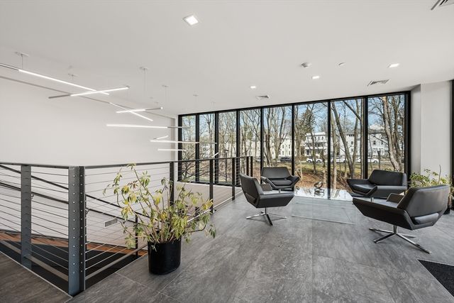 999 Hancock St 502, Quincy, MA 02169