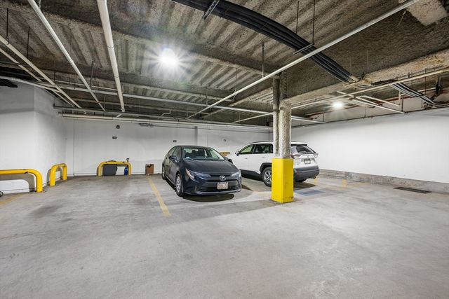 999 Hancock St 502, Quincy, MA 02169