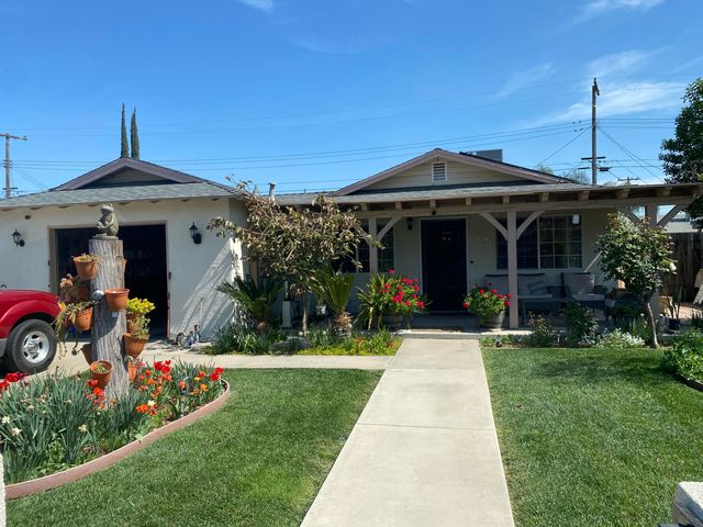1216 N Stover Street, Visalia, CA 93292