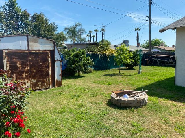 1216 N Stover Street, Visalia, CA 93292