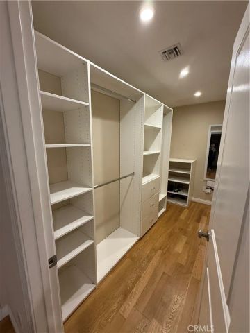 5906 Graves Avenue, Encino, CA 91316