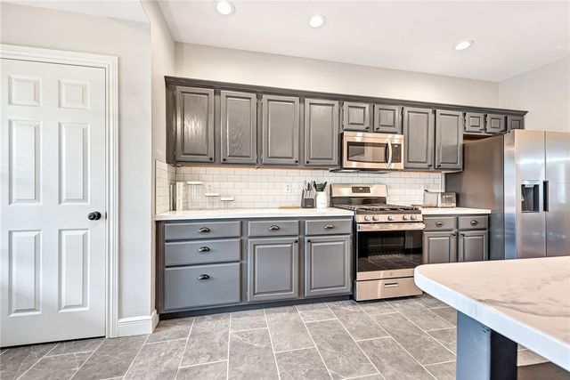 701 SW Maidstone Avenue, Bentonville, AR 72712