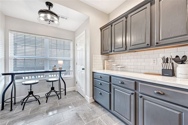 701 SW Maidstone Avenue, Bentonville, AR 72712