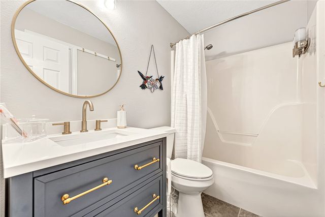 701 SW Maidstone Avenue, Bentonville, AR 72712