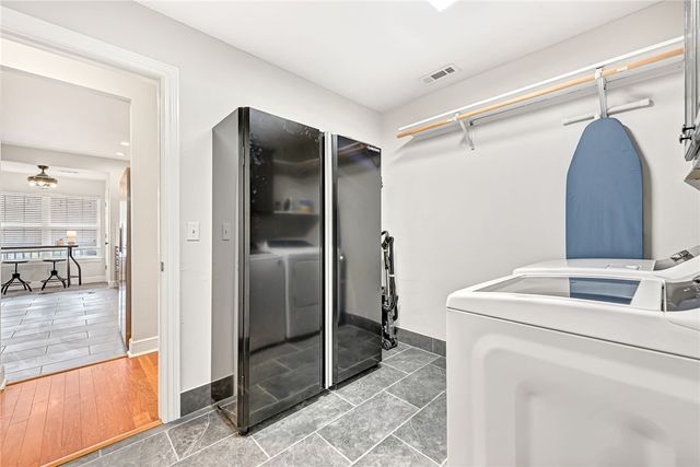 701 SW Maidstone Avenue, Bentonville, AR 72712