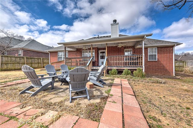 701 SW Maidstone Avenue, Bentonville, AR 72712