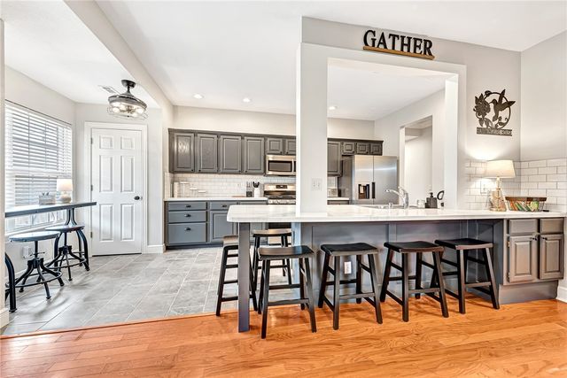 701 SW Maidstone Avenue, Bentonville, AR 72712