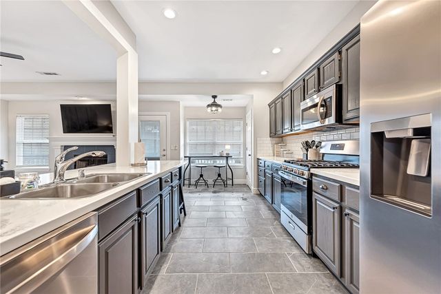 701 SW Maidstone Avenue, Bentonville, AR 72712