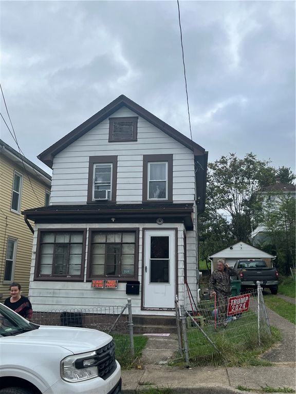 924 Locust Avenue, Monessen, PA 15062