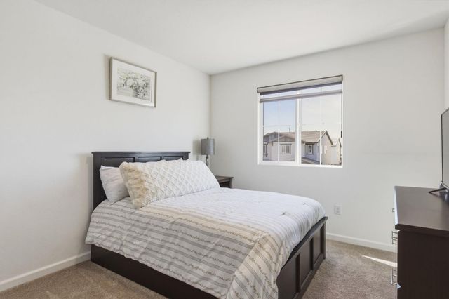 440 Half Dome Dr, Manteca, CA 95337