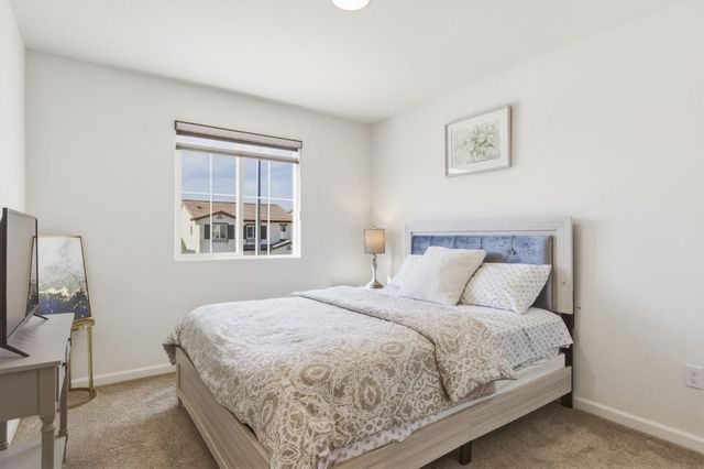 440 Half Dome Dr, Manteca, CA 95337