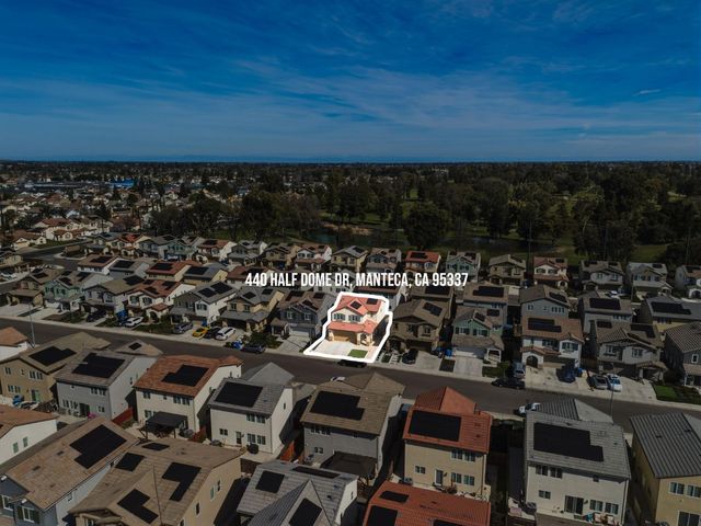440 Half Dome Dr, Manteca, CA 95337
