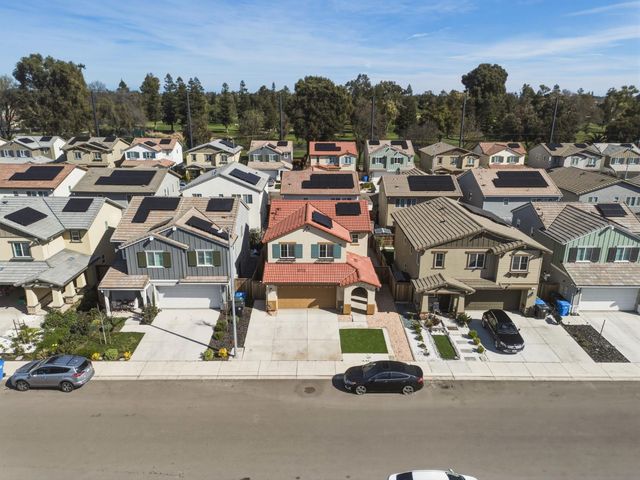 440 Half Dome Dr, Manteca, CA 95337