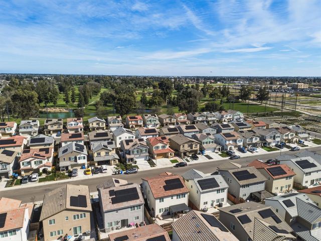 440 Half Dome Dr, Manteca, CA 95337