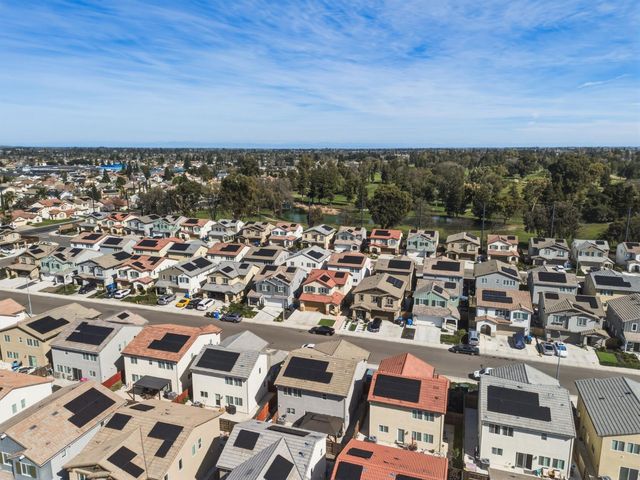 440 Half Dome Dr, Manteca, CA 95337