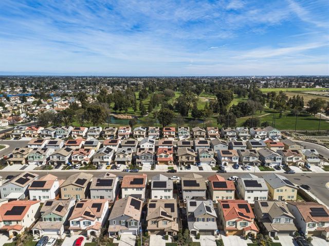 440 Half Dome Dr, Manteca, CA 95337