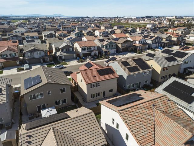 440 Half Dome Dr, Manteca, CA 95337